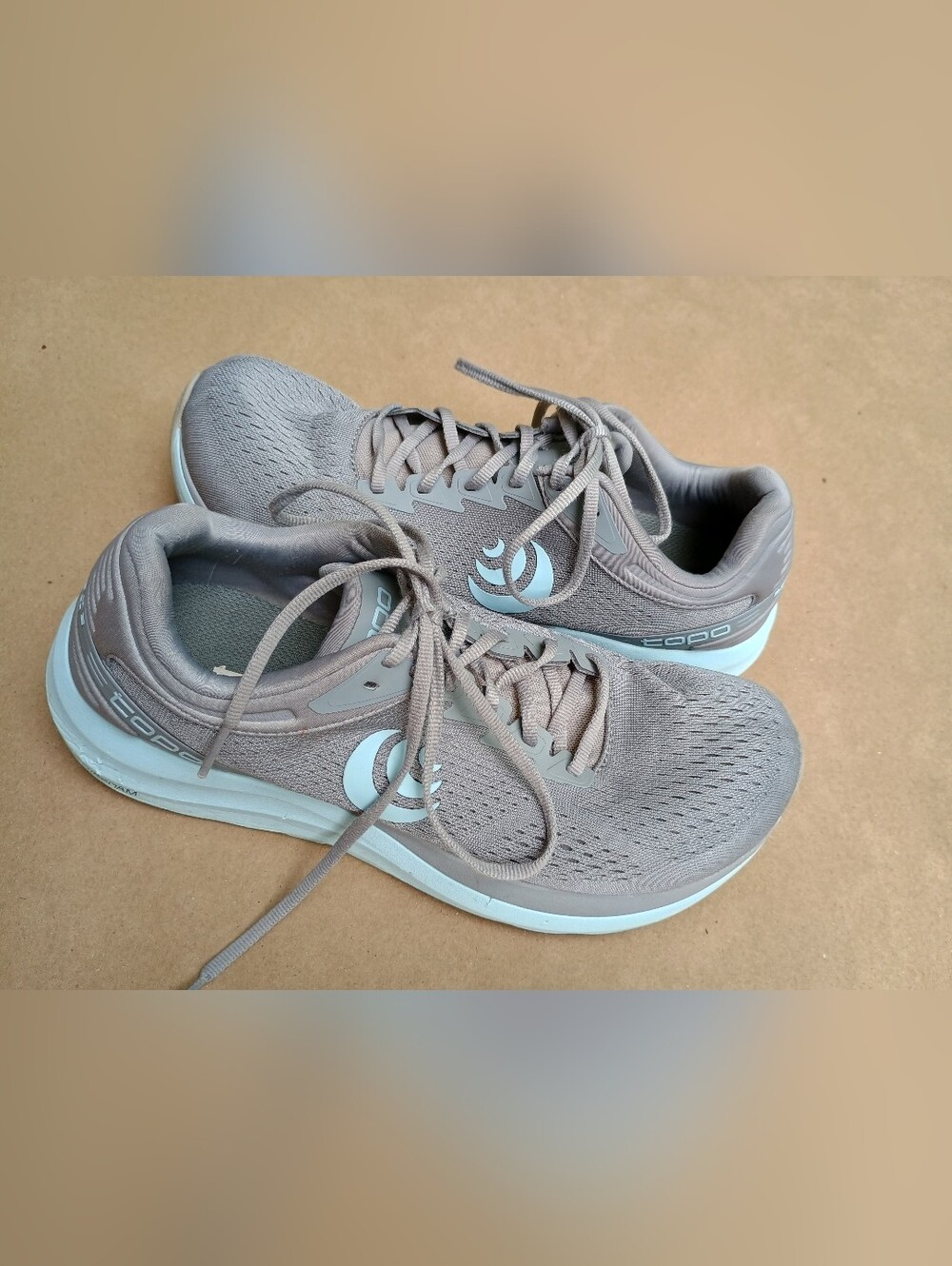 Topo Athletic Phantom 3 Shoes Grey Stone Running Sneakers Womens Size 10.5